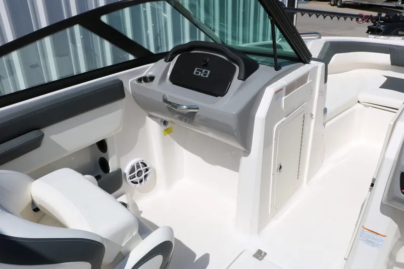 Slide: The Image of Chaparral 21 SSi Ski/Fish 2025 - 32