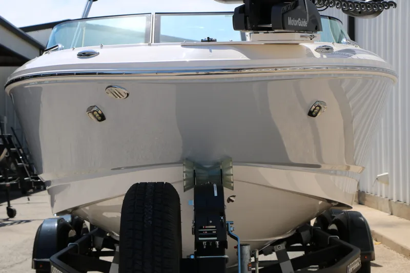 Slide: The Image of Chaparral 21 SSi Ski/Fish 2025 - 6