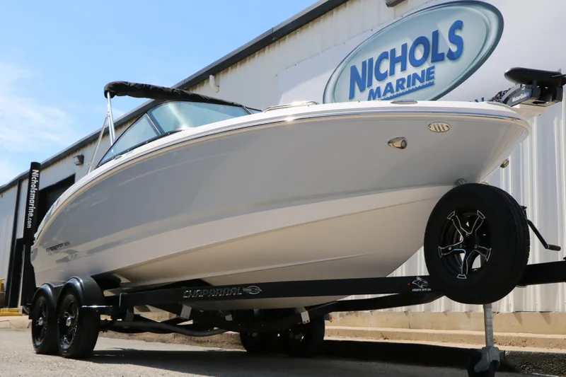 Slide: The Image of Chaparral 21 SSi Ski/Fish 2025 - 7