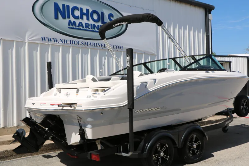 Slide: The Image of Chaparral 21 SSi Ski/Fish 2025 - 9
