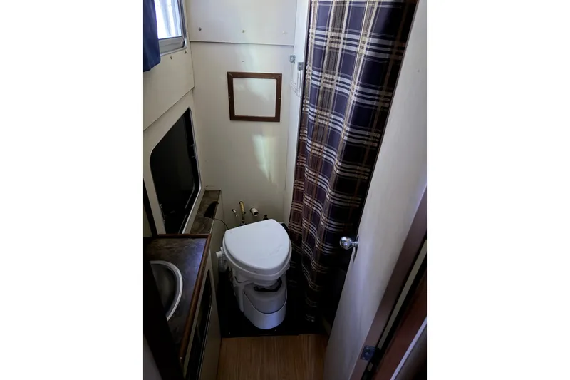 Slide: The Image of Chris-Craft 350 Catalina 1986 - 46