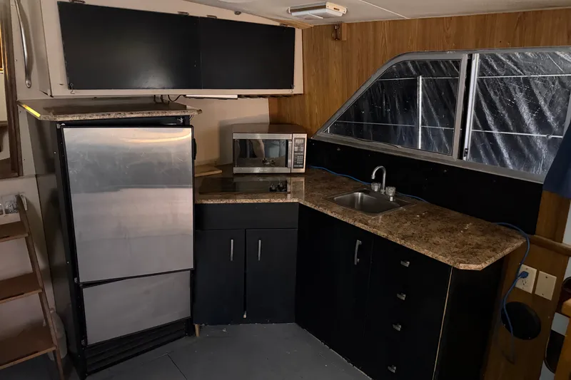 Slide: The Image of Chris-Craft 350 Catalina 1986 - 38