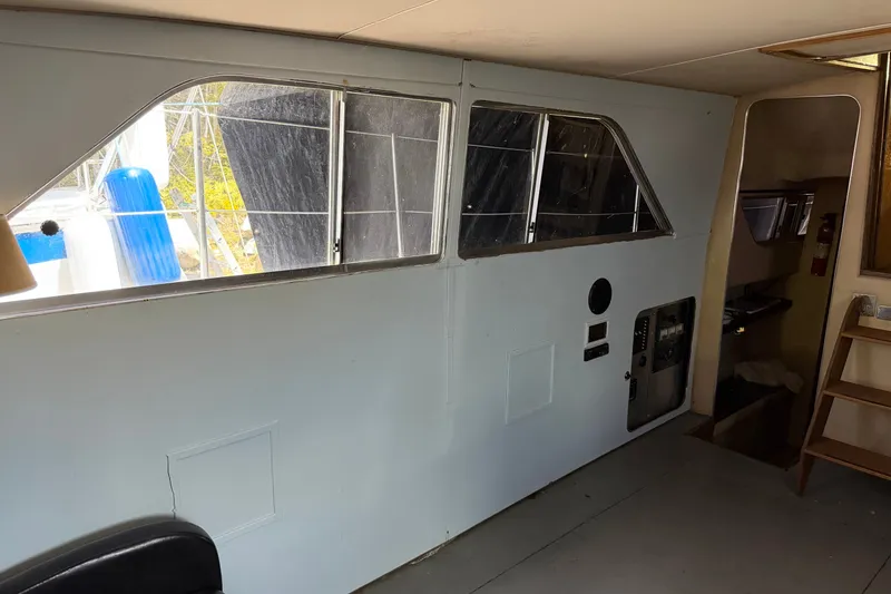 Slide: The Image of Chris-Craft 350 Catalina 1986 - 36