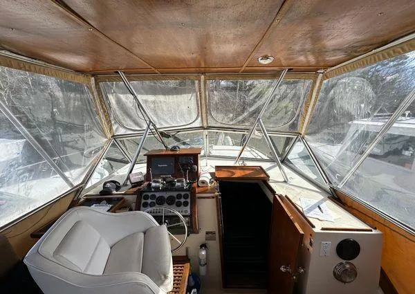Slide: The Image of Chris-Craft 350 Catalina 1986 - 8