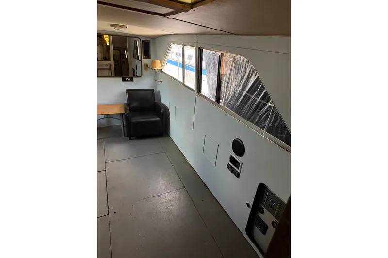 Slide: The Image of Chris-Craft 350 Catalina 1986 - 31
