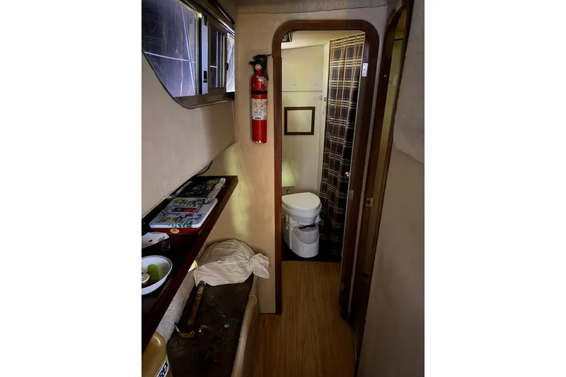 Slide: The Image of Chris-Craft 350 Catalina 1986 - 43