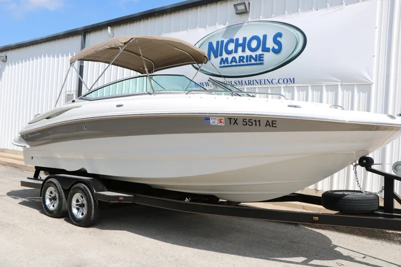 Slide: The Image of Crownline Boats 240 Ex 2006 - 1