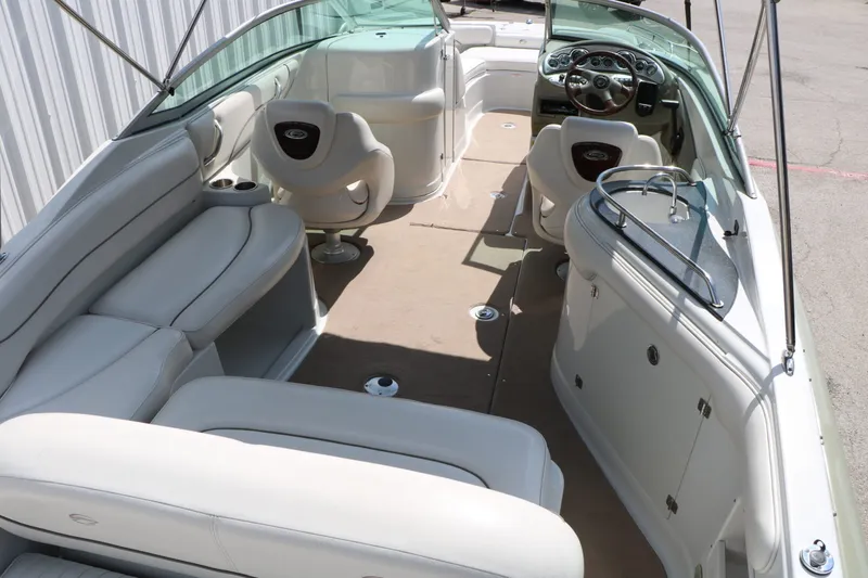 Slide: The Image of Crownline Boats 240 Ex 2006 - 17