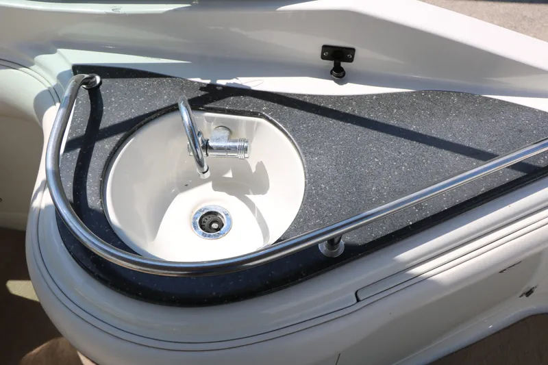 Slide: The Image of Crownline Boats 240 Ex 2006 - 28