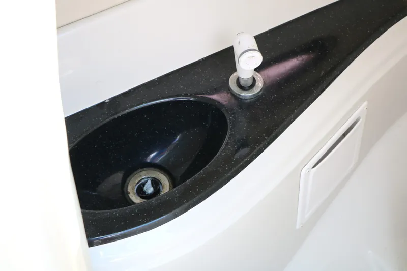 Slide: The Image of Crownline Boats 240 Ex 2006 - 34