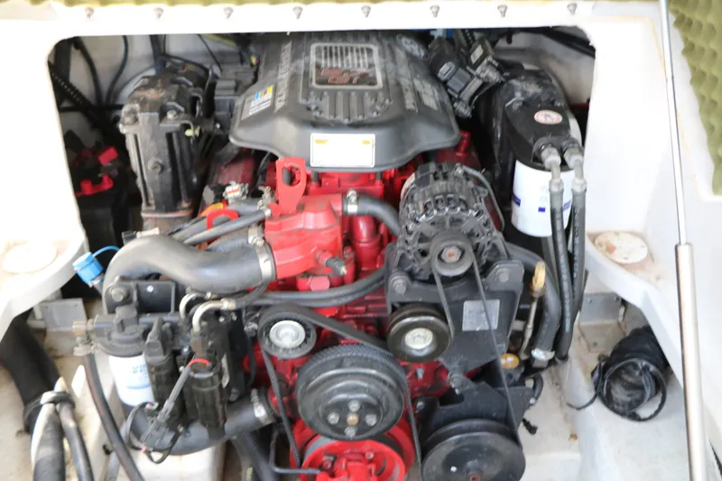 Slide: The Image of Crownline Boats 240 Ex 2006 - 37