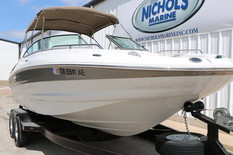 Slide: The Image of Crownline Boats 240 Ex 2006 - 6