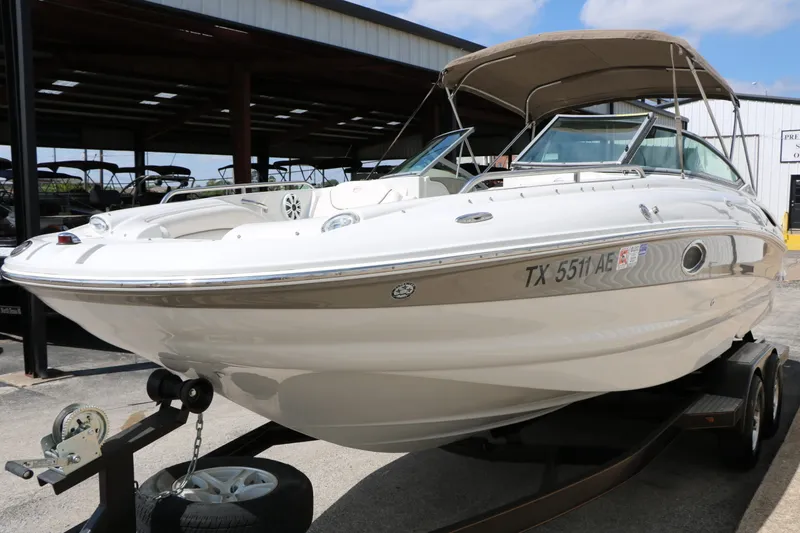 Slide: The Image of Crownline Boats 240 Ex 2006 - 8