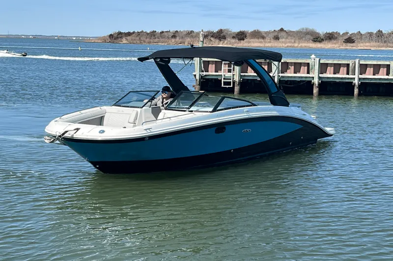Slide: The Image of Sea Ray 270SDX 2022 - 1