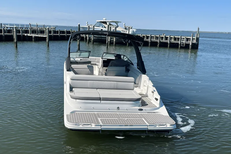 Slide: The Image of Sea Ray 270SDX 2022 - 10