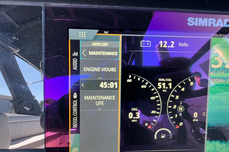 Slide: The Image of Sea Ray 270SDX 2022 - 22
