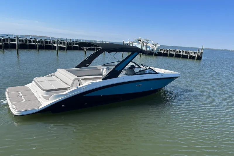 Slide: The Image of Sea Ray 270SDX 2022 - 7