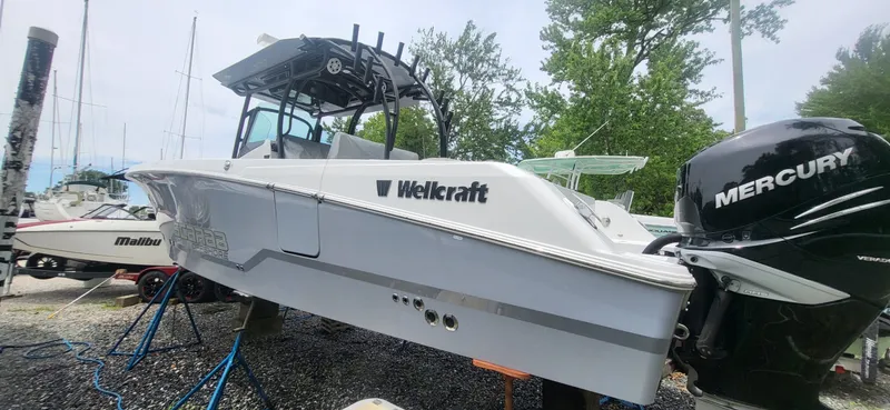 Slide: The Image of Wellcraft 302 Scarab 2023 - 18