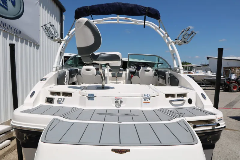 Slide: The Image of Chaparral 21 SSi Ski / Fish 2021 - 9