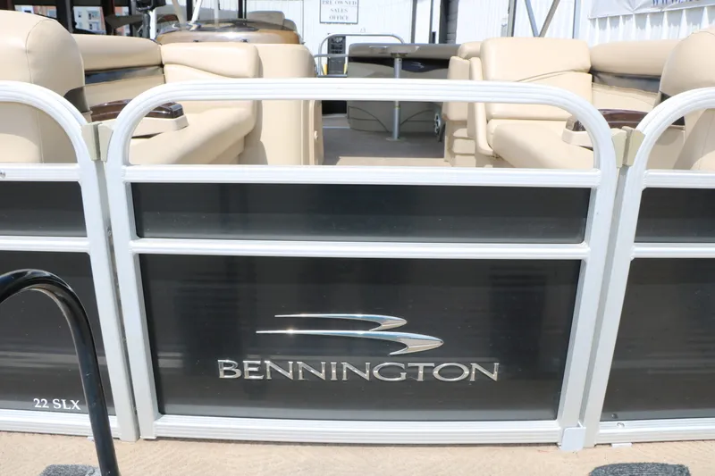 Slide: The Image of Bennington 22 SLX 2013 - 11