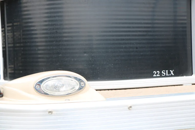 Slide: The Image of Bennington 22 SLX 2013 - 40