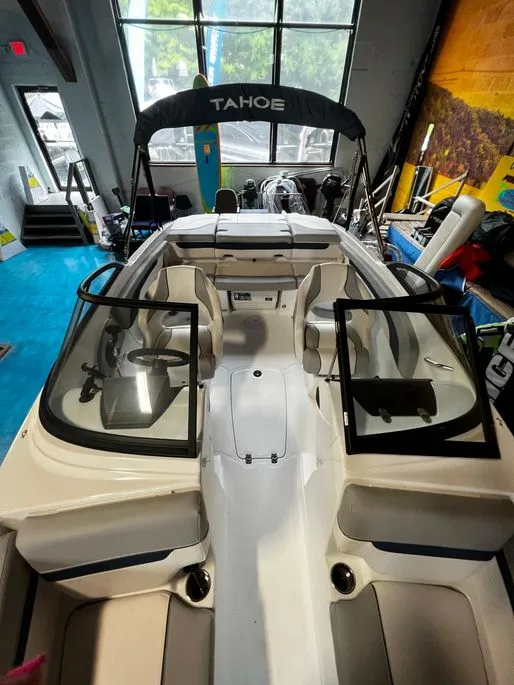 Slide: The Image of Tahoe 210 Si 2023 - 27