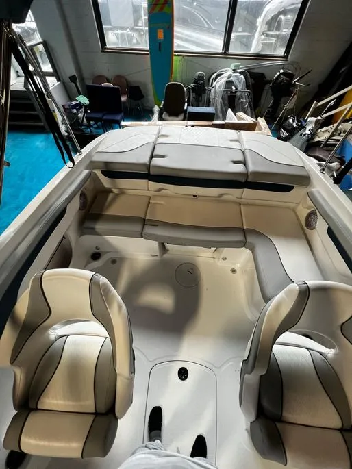 Slide: The Image of Tahoe 210 Si 2023 - 20