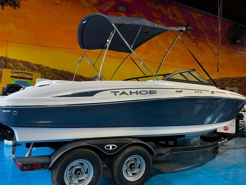 Slide: The Image of Tahoe 210 Si 2023 - 36