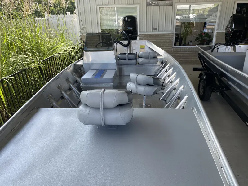 Slide: The Image of Southfork 1752 Jet Boat 2026 - 4