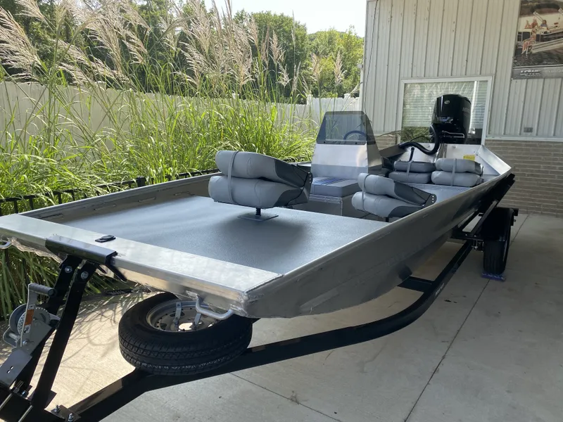 Slide: The Image of Southfork 1752 Jet Boat 2026 - 3