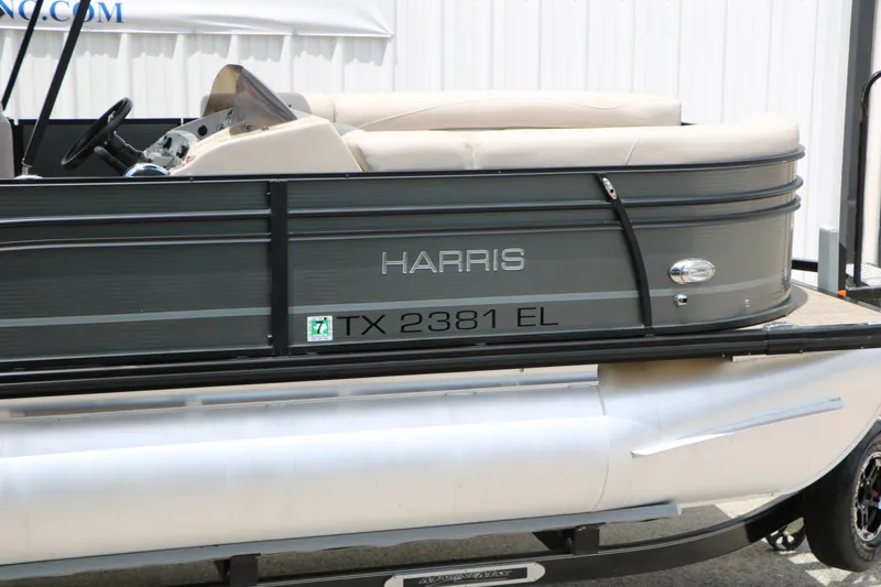 Slide: The Image of Harris Cruiser 230 2019 - 10