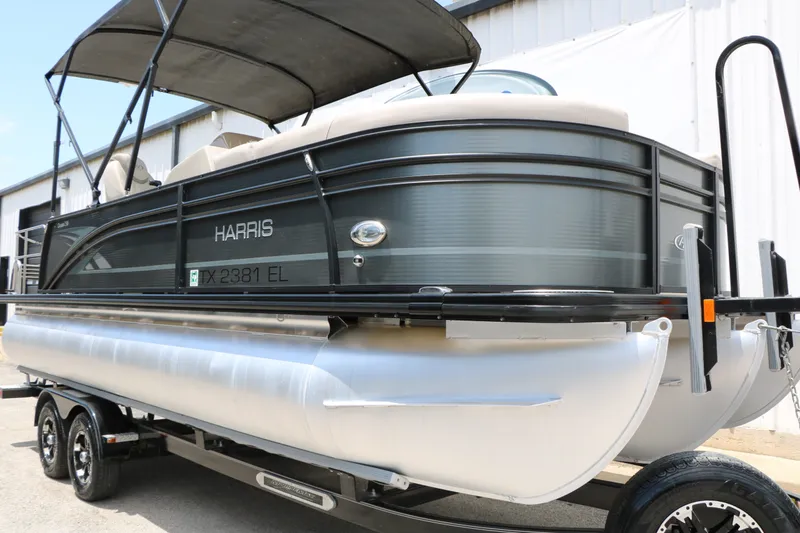 Slide: The Image of Harris Cruiser 230 2019 - 12