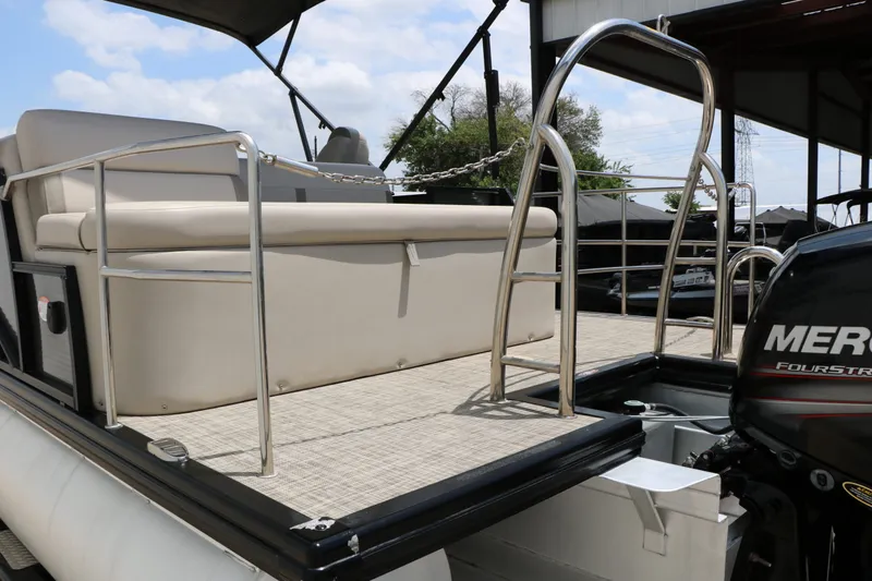 Slide: The Image of Harris Cruiser 230 2019 - 13