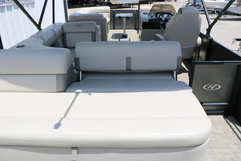 Slide: The Image of Harris Cruiser 230 2019 - 23