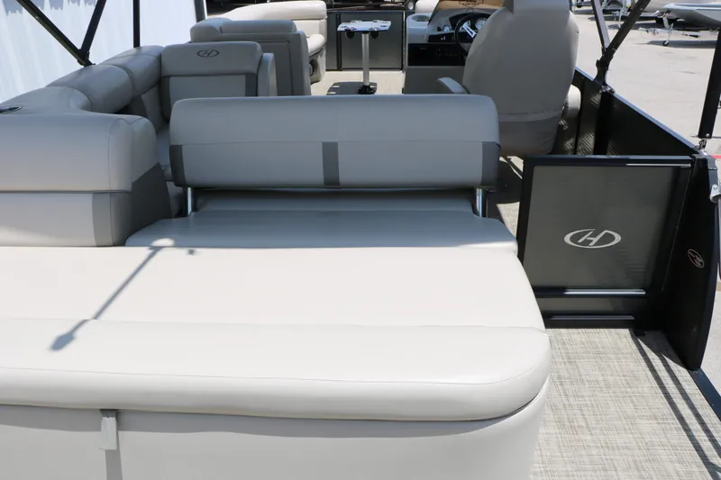 Slide: The Image of Harris Cruiser 230 2019 - 24