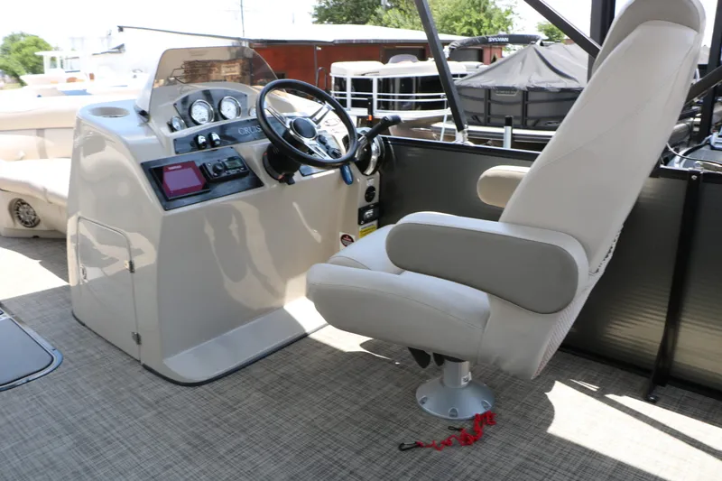 Slide: The Image of Harris Cruiser 230 2019 - 25