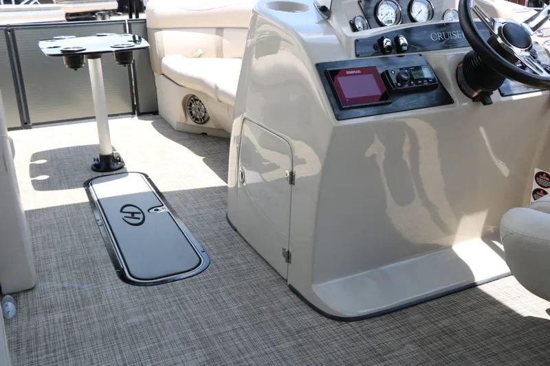Slide: The Image of Harris Cruiser 230 2019 - 27