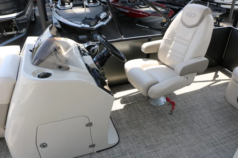 Slide: The Image of Harris Cruiser 230 2019 - 30