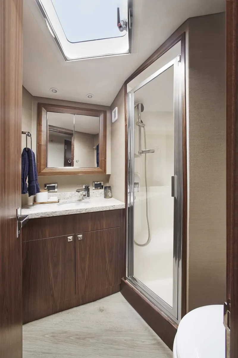 Slide: The Image of Hatteras 45 Express Sportfish 2019 - 50