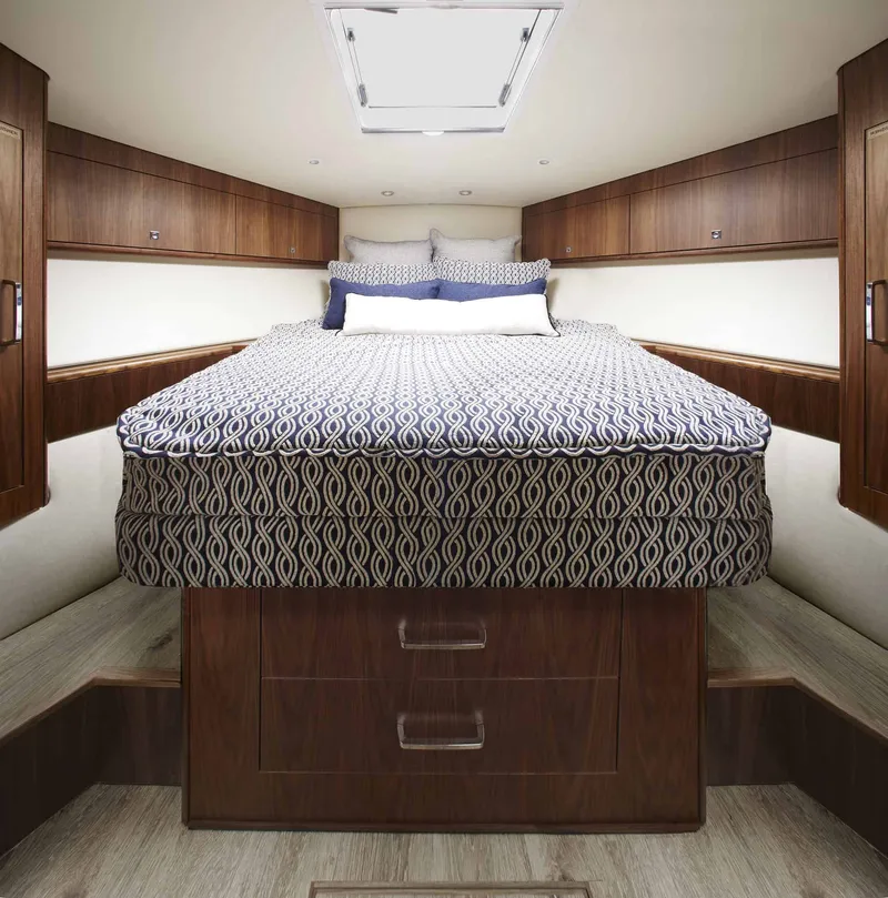 Slide: The Image of Hatteras 45 Express Sportfish 2019 - 46