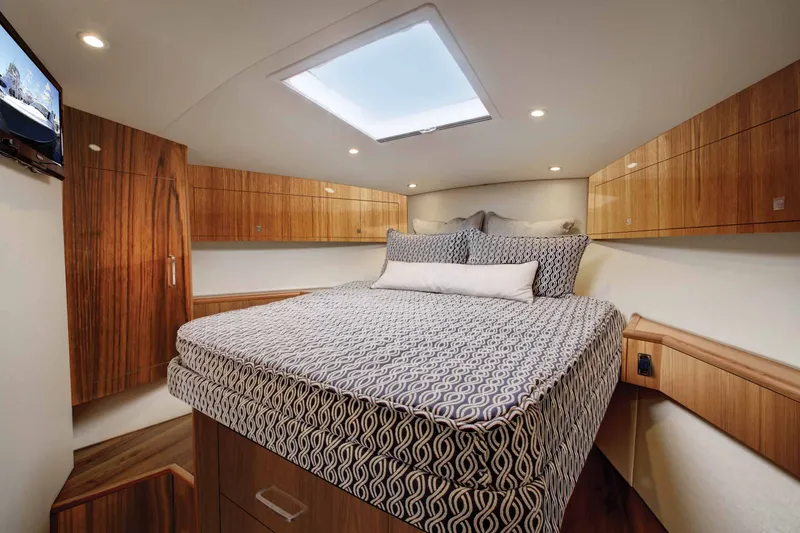 Slide: The Image of Hatteras 45 Express Sportfish 2019 - 49