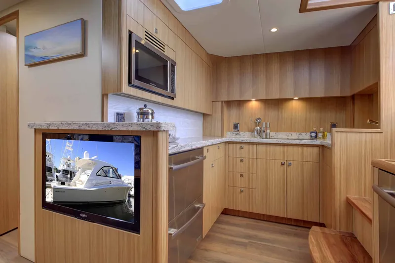 Slide: The Image of Hatteras 45 Express Sportfish 2019 - 39
