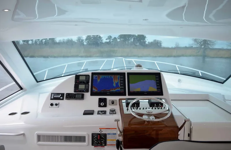 Slide: The Image of Hatteras 45 Express Sportfish 2019 - 16