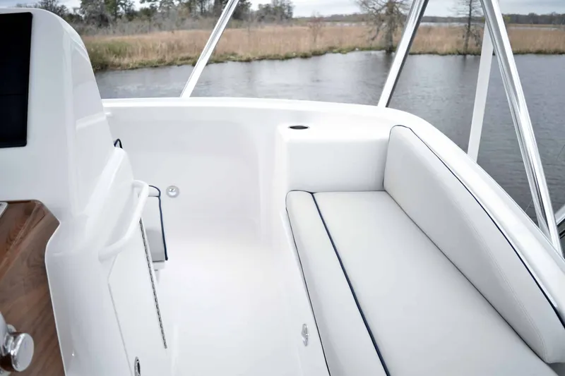 Slide: The Image of Hatteras 45 Express Sportfish 2019 - 15