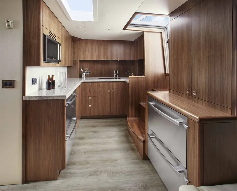 Slide: The Image of Hatteras 45 Express Sportfish 2019 - 30