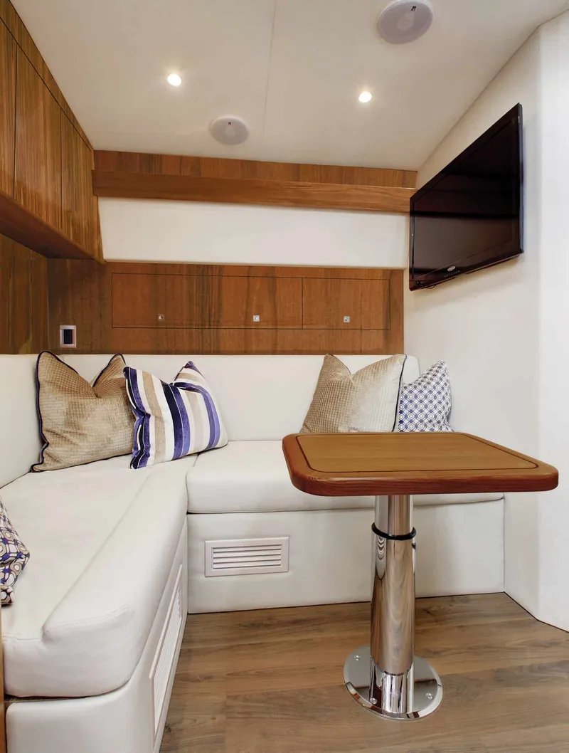 Slide: The Image of Hatteras 45 Express Sportfish 2019 - 42