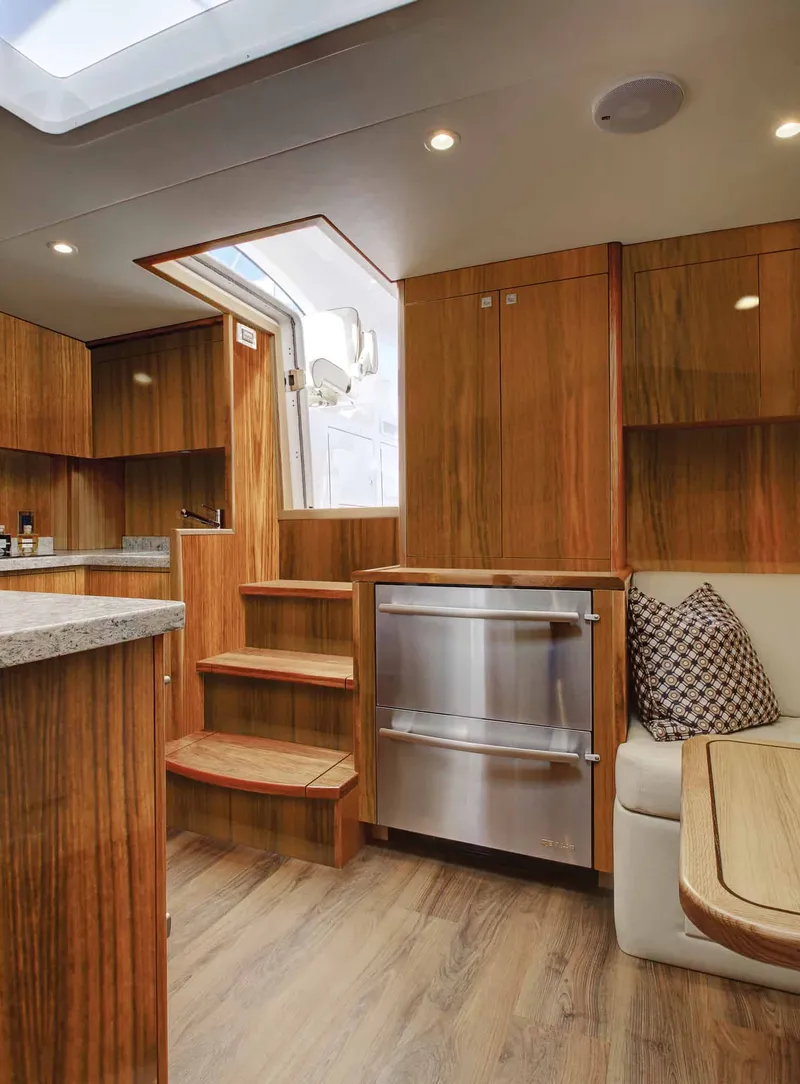 Slide: The Image of Hatteras 45 Express Sportfish 2019 - 38