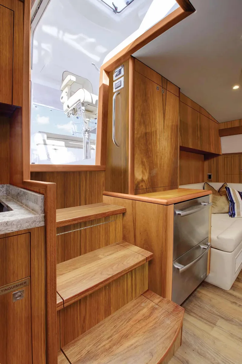 Slide: The Image of Hatteras 45 Express Sportfish 2019 - 37