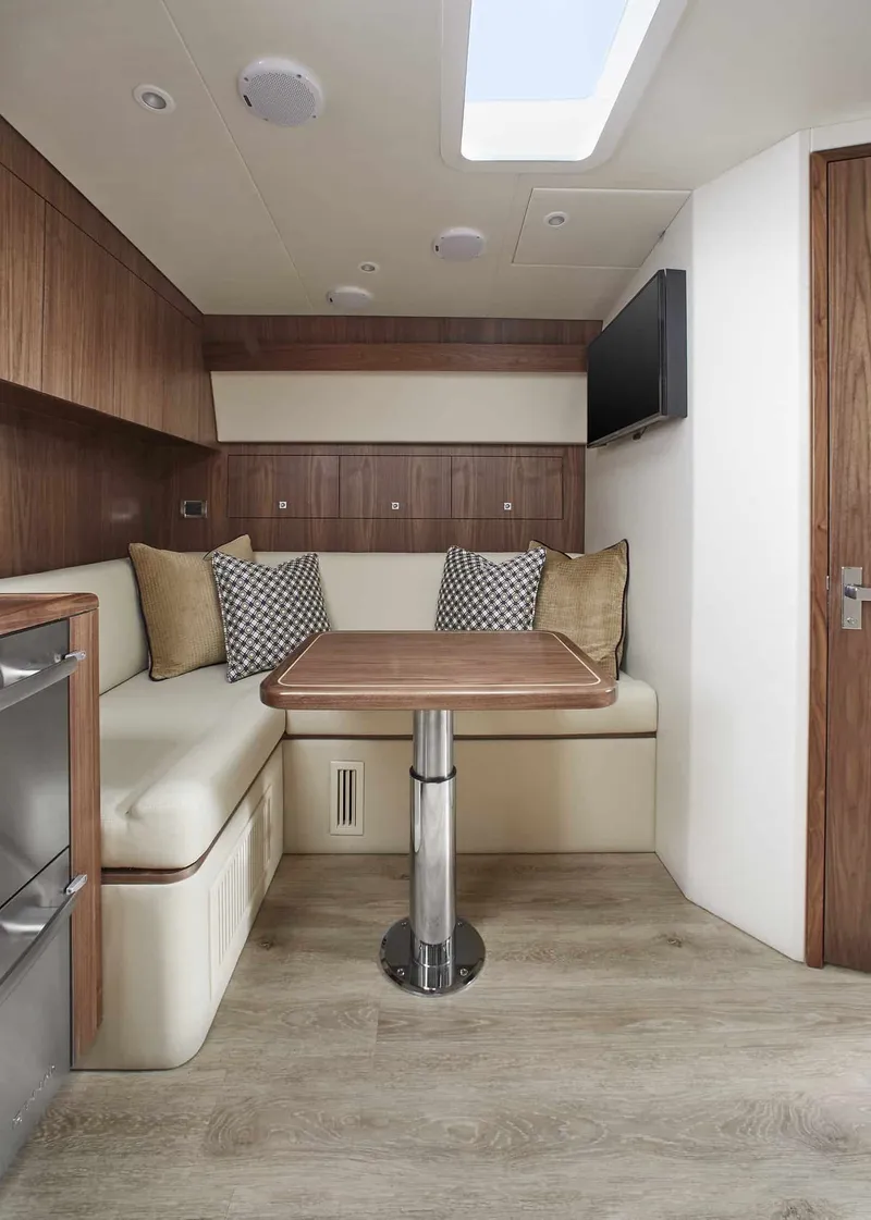Slide: The Image of Hatteras 45 Express Sportfish 2019 - 43