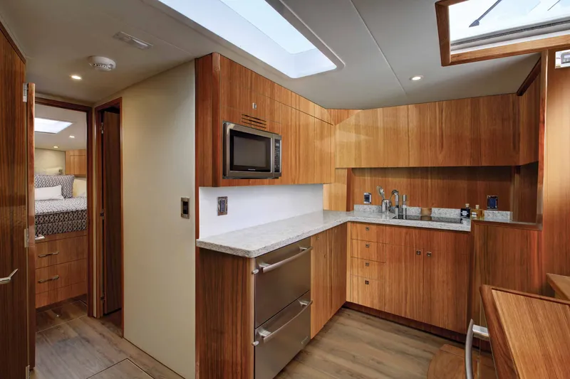Slide: The Image of Hatteras 45 Express Sportfish 2019 - 36